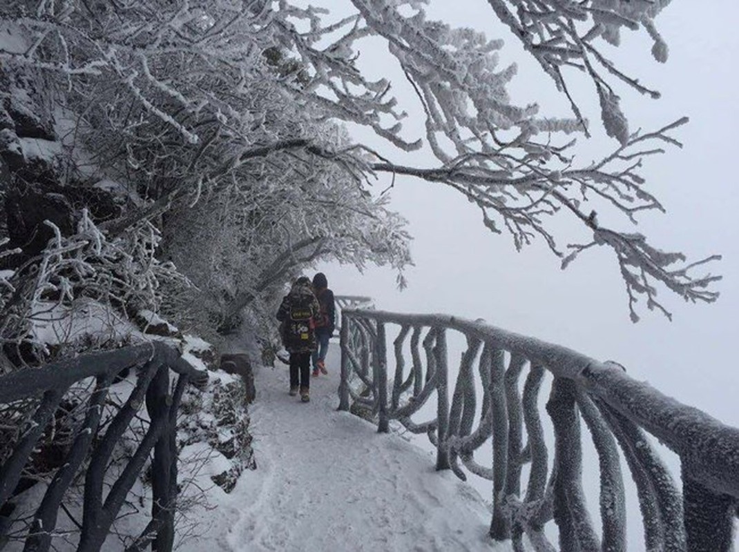 Sững sờ cảnh sắc mùa đông đẹp tựa trốn bồng lai tiên cảnh ở Trung Quốc - Ảnh 8