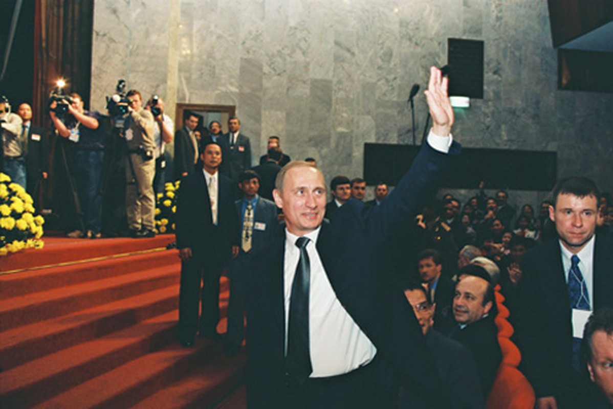 putin-vietnam-2001-4-5454-1384232719.jpg