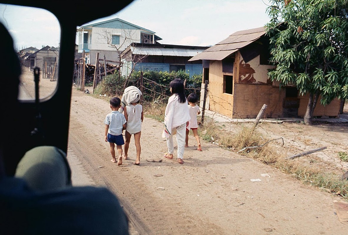 Hinh anh sinh dong cua Binh Dinh nam 1969-1970-Hinh-11