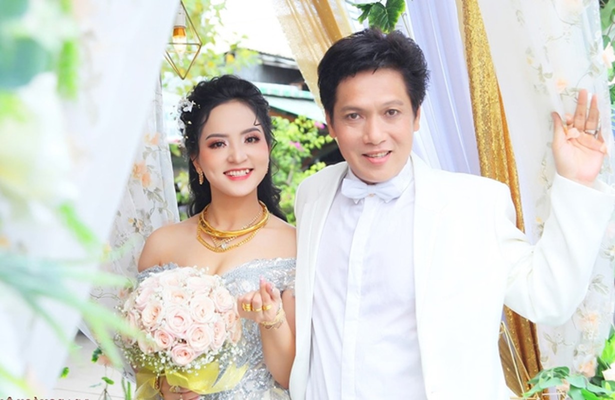 Quy ong showbiz Viet lay vo kem ca 20 tuoi: nguoi hanh phuc, ke ly hon-Hinh-3