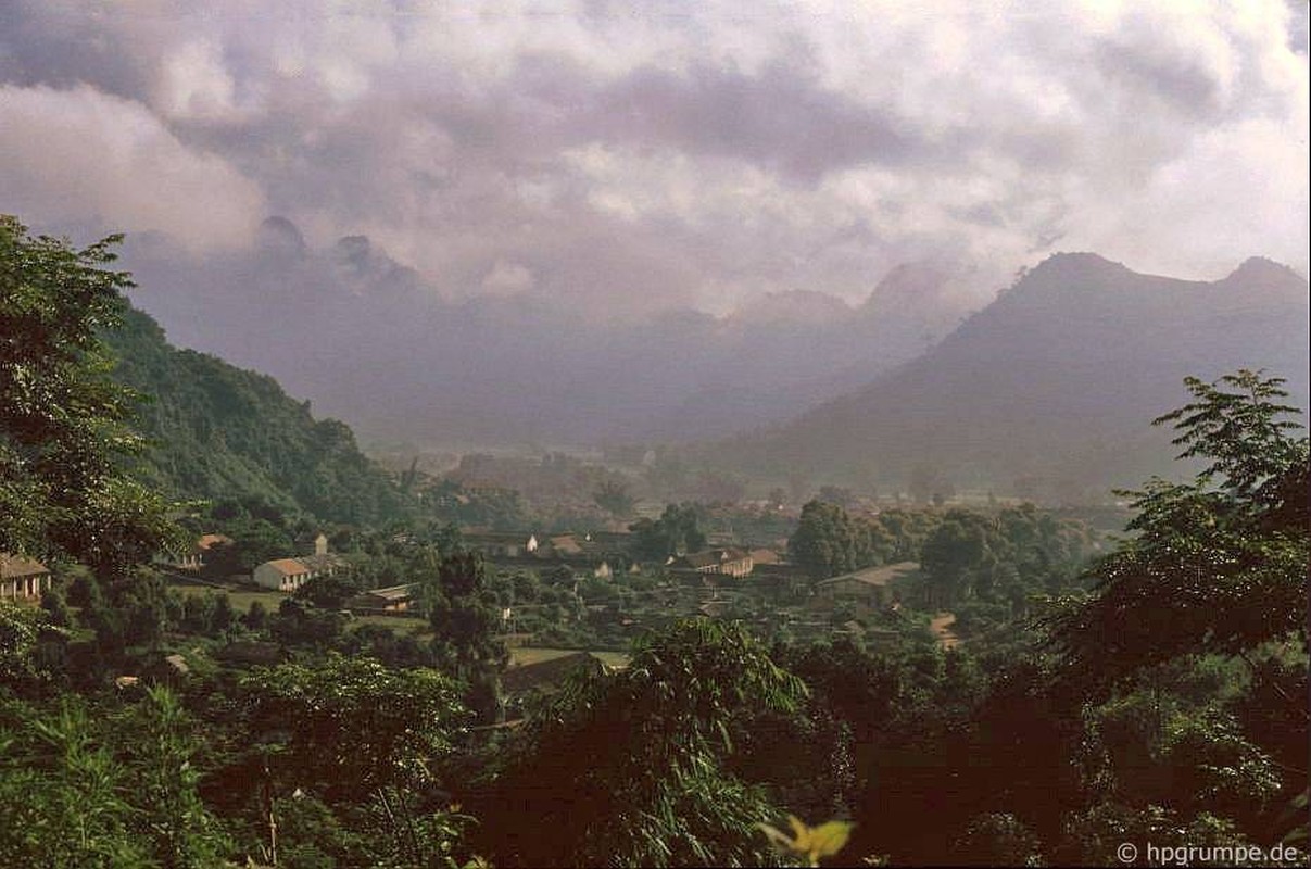 Lang ngam khung canh ky vi o Tay Bac nam 1992-Hinh-6