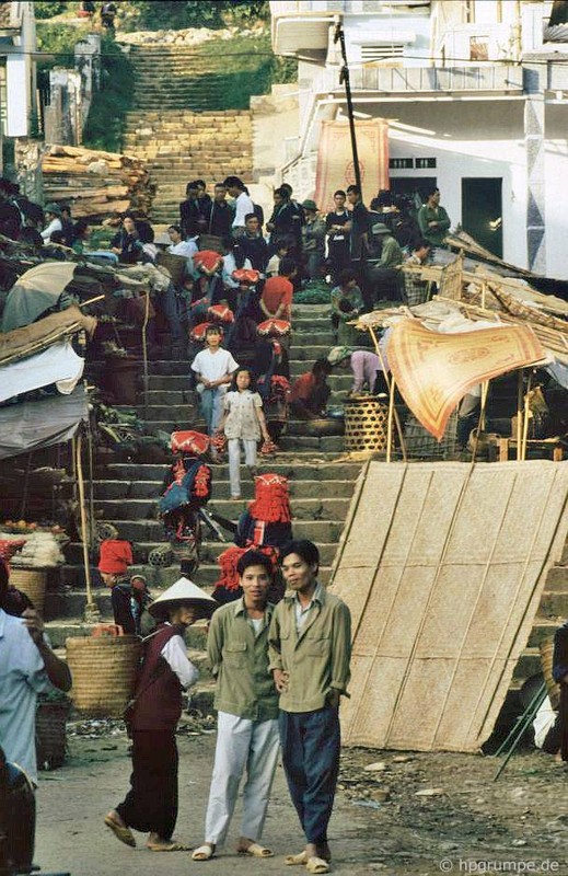 Bat ngo ve dep nguyen so cua cho Sa Pa nam 1992-Hinh-5