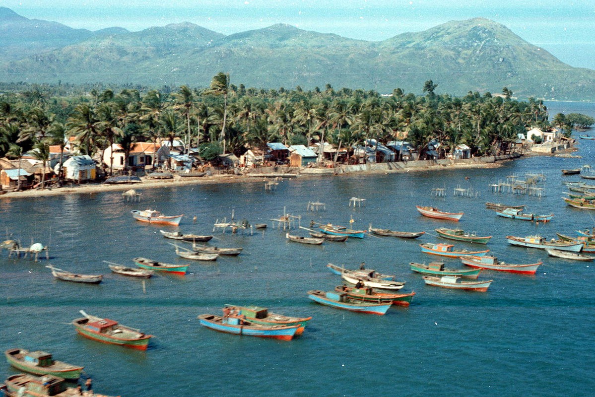 Cuoc song o Binh Dinh nam 1971 - 1972 qua ong kinh linh My