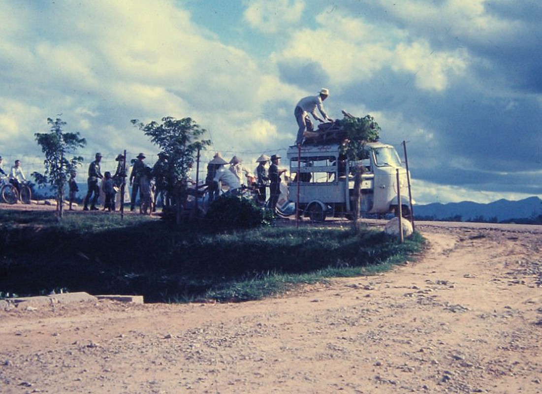 Dac biet mien Trung nam 1967 qua ong kinh linh My-Hinh-10