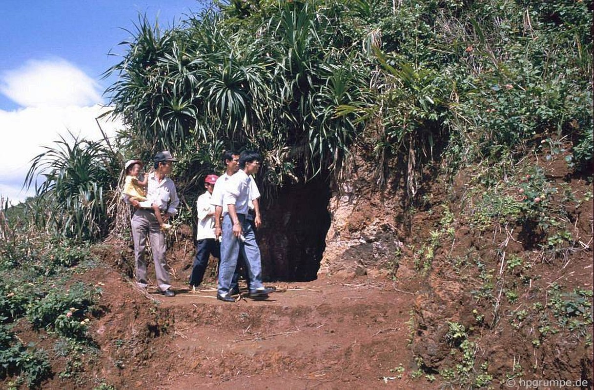 Kham pha dieu ly thu o dia dao Vinh Moc nam 1992-Hinh-5