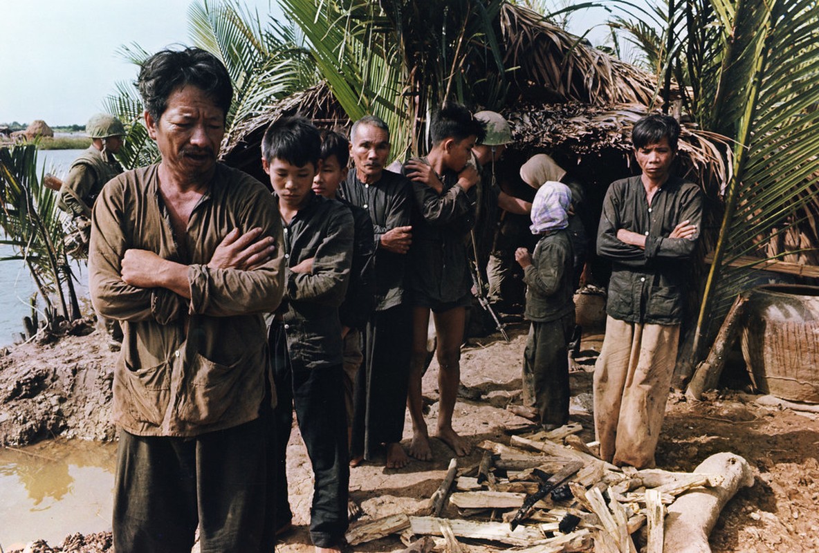 Loat hinh cuc am anh ve chien tranh Viet Nam cua nhiep anh gia Larry Burrows-Hinh-5