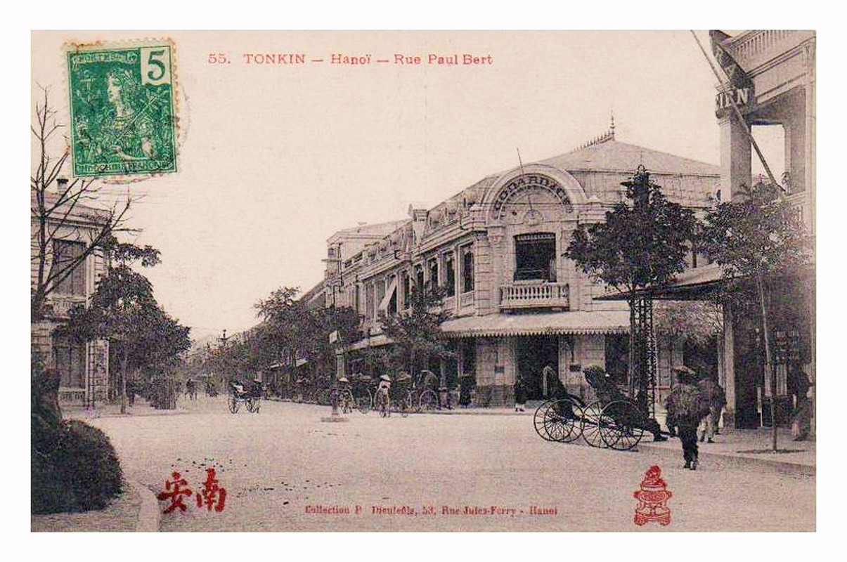 Loat anh tram tuoi gay sot ve pho Trang Tien Ha Noi-Hinh-3