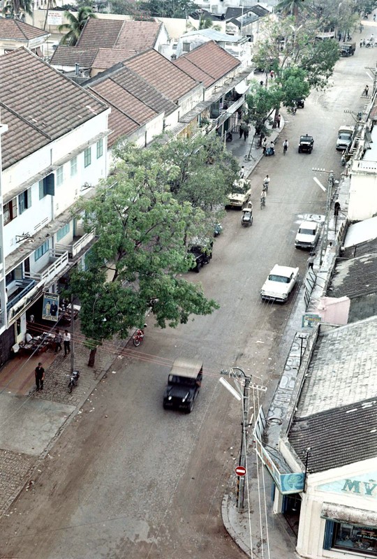 Goc nhin doc tu tren cao ve Nha Trang nam 1968-Hinh-6