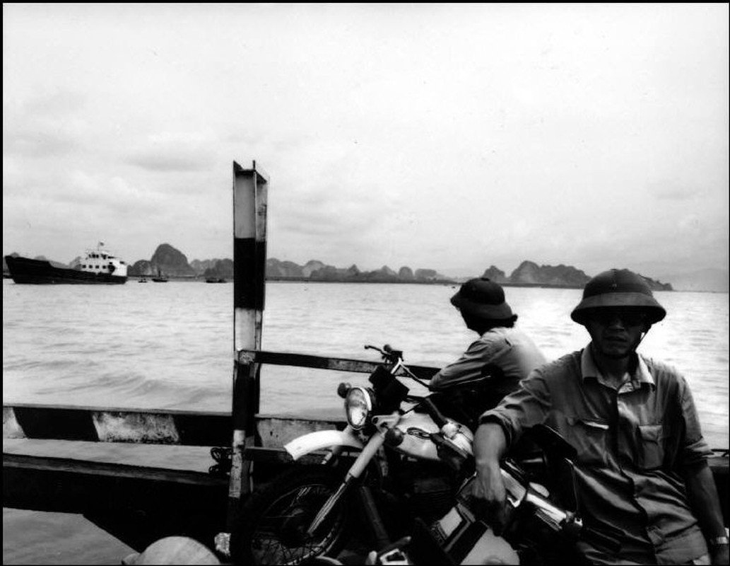 Anh kich doc ve xe may o Viet Nam nam 1992-Hinh-4