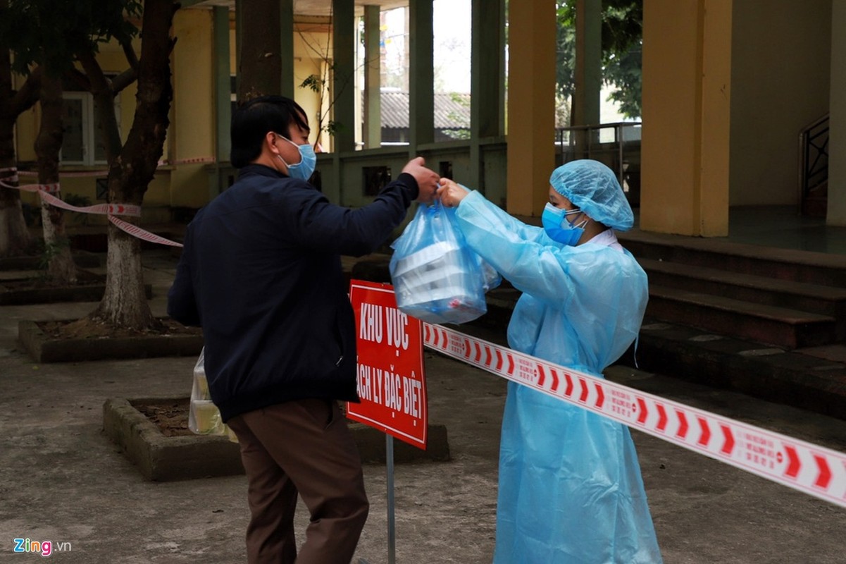 Ben trong khu cach ly benh nhan nghi nhiem virus corona-Hinh-8