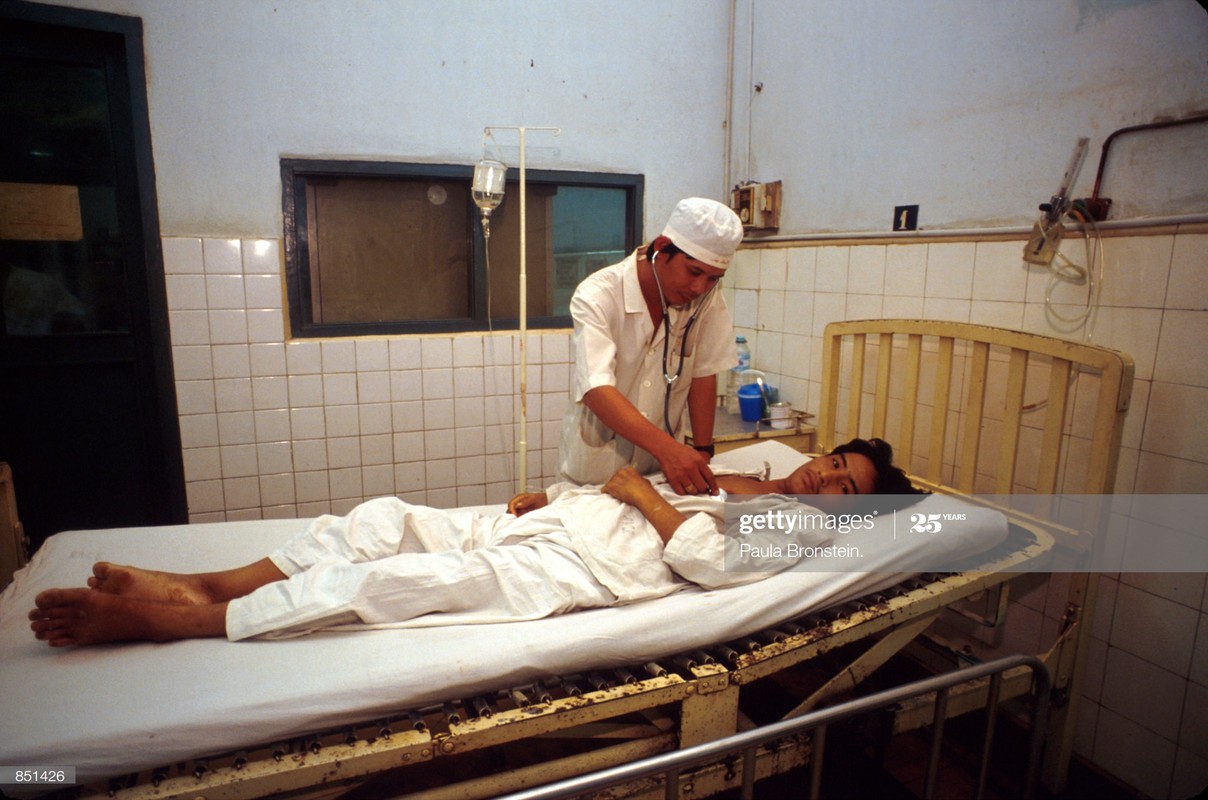 Anh Viet Nam nam 1993 doc dao qua lang kinh cua Paula Bronstein-Hinh-3