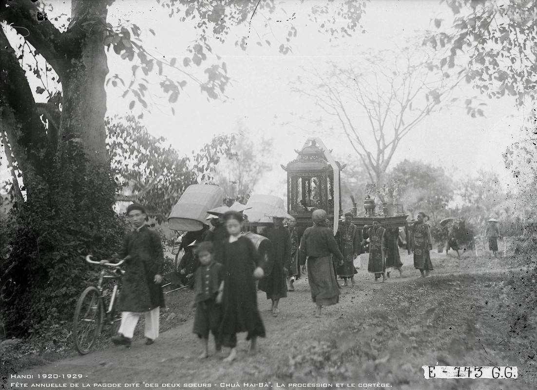 Tan muc le hoi den Dong Nhan Ha Noi ton vinh Hai Ba Trung nam 1920-Hinh-15