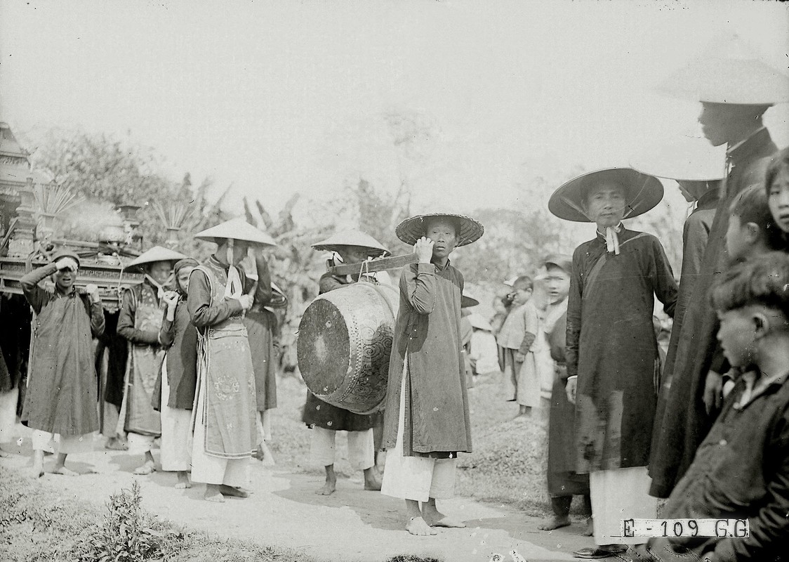 Tan muc le hoi den Dong Nhan Ha Noi ton vinh Hai Ba Trung nam 1920-Hinh-18