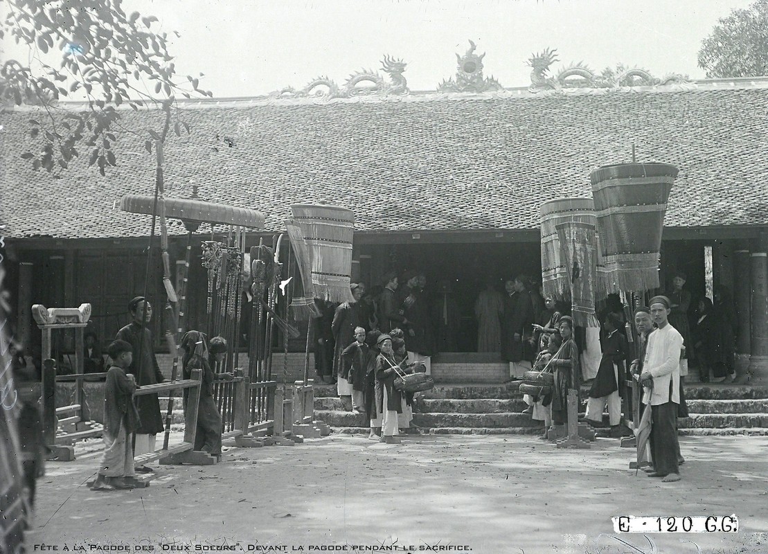 Tan muc le hoi den Dong Nhan Ha Noi ton vinh Hai Ba Trung nam 1920-Hinh-2