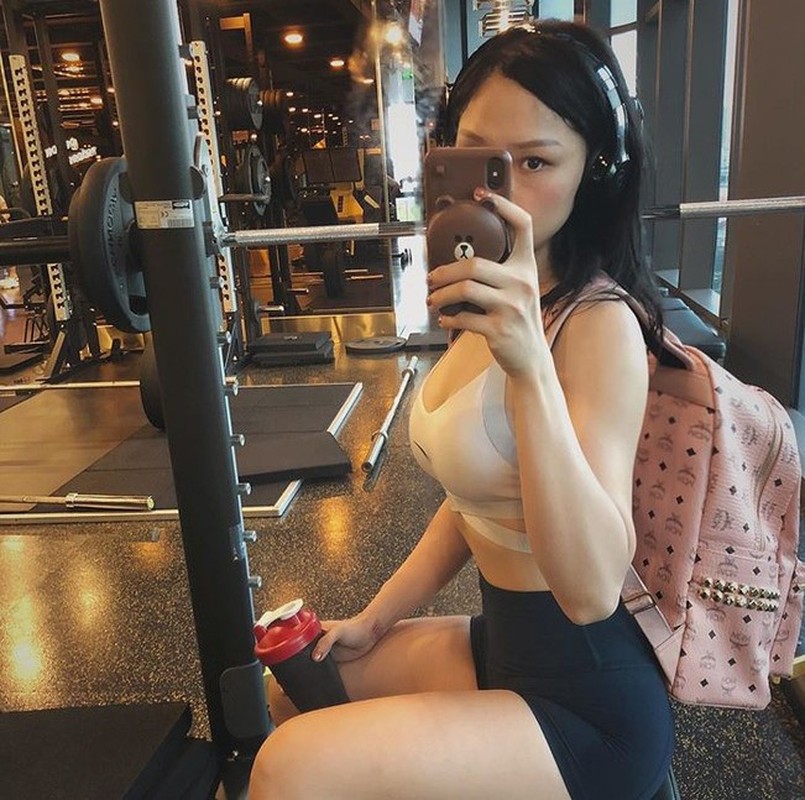 Ngoai hinh thay doi cua Miu Le, Angela Phuong Trinh nho tap gym-Hinh-2