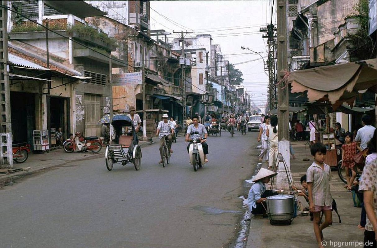 Anh hiem co kho tim ve hang quan via he Sai Gon nam 1991-Hinh-7