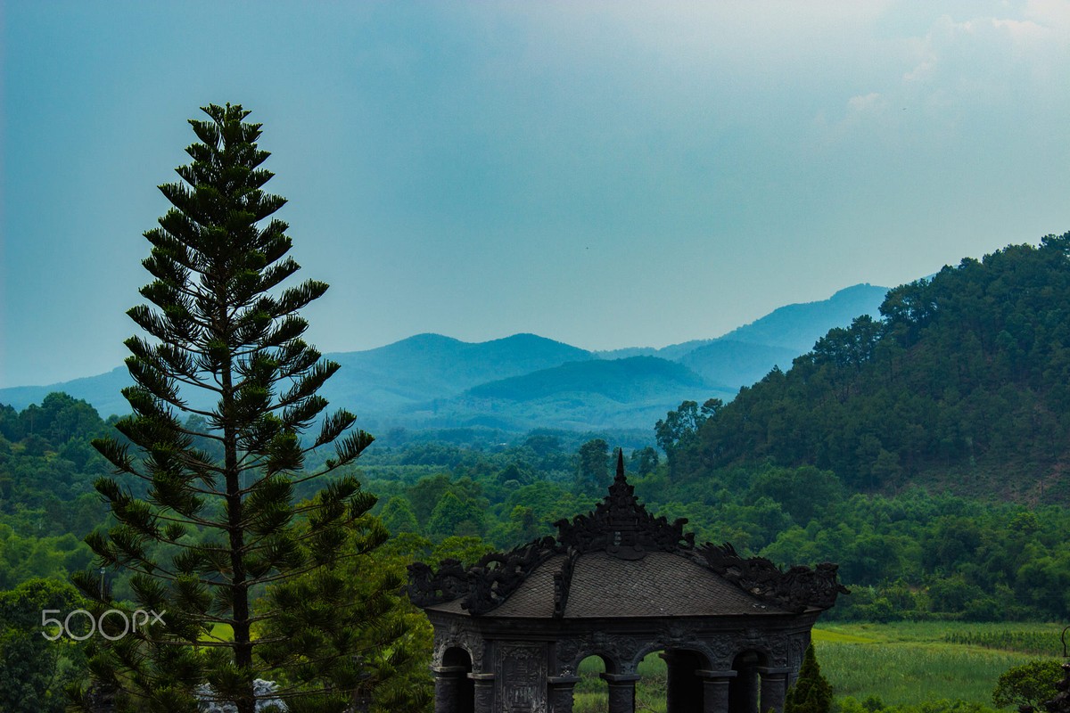 Dep la thuong lang vua Khai Dinh qua ong kinh khach Tay-Hinh-10