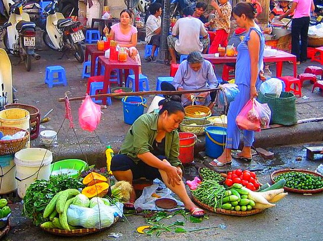 Cho coc Ha Noi hap dan la thuong qua ong kinh Tay-Hinh-7