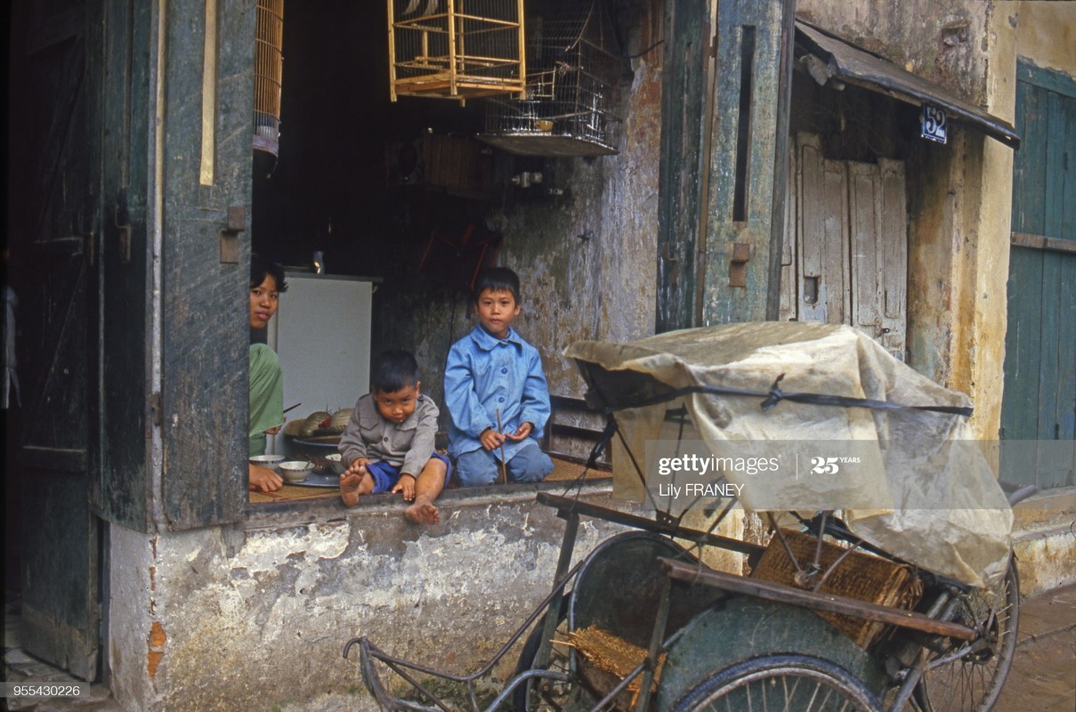 Ky uc ua ve qua bo anh tre em Ha Noi nam 1987-Hinh-10