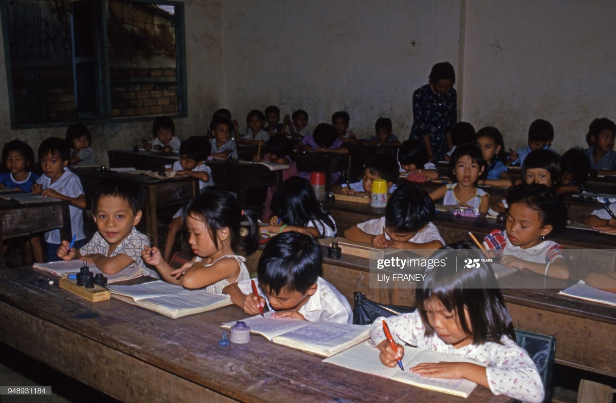 Ky uc ua ve qua bo anh tre em Ha Noi nam 1987-Hinh-14