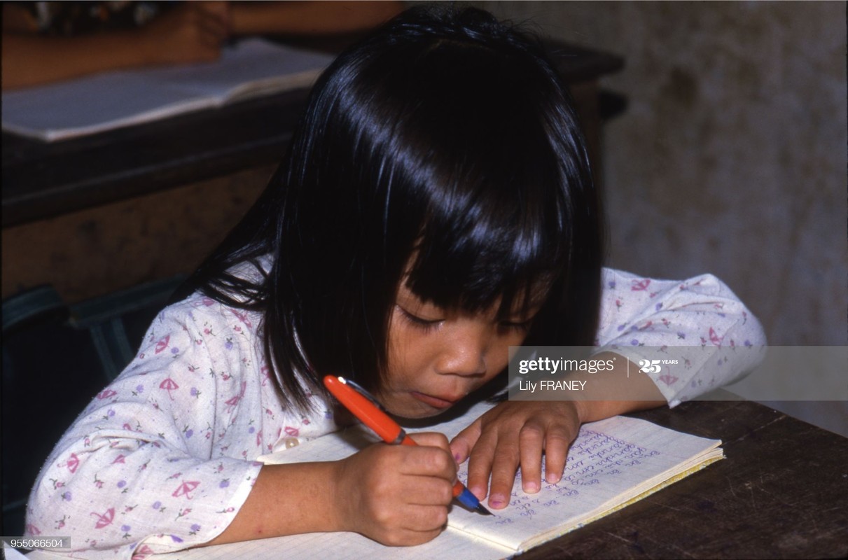 Ky uc ua ve qua bo anh tre em Ha Noi nam 1987-Hinh-15