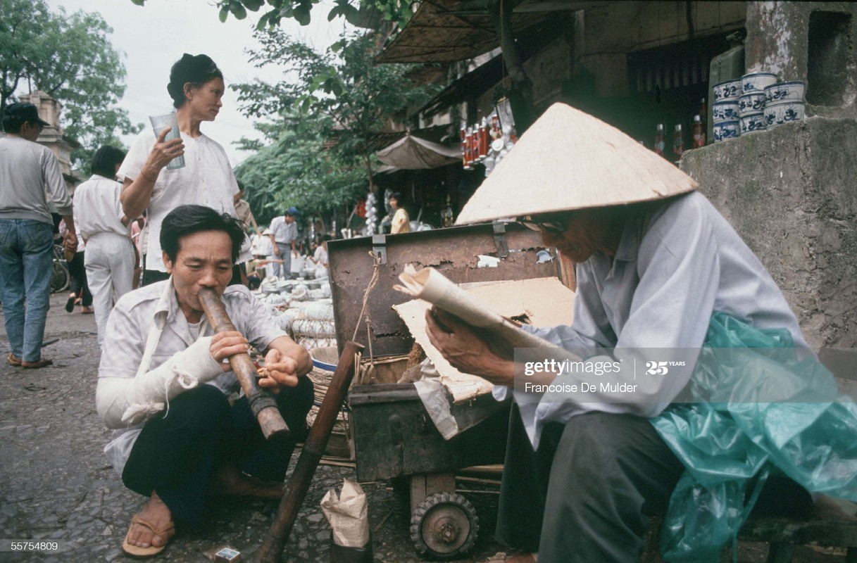 Chan dung day “than thai” cua nguoi Ha Noi nam 1989-Hinh-2
