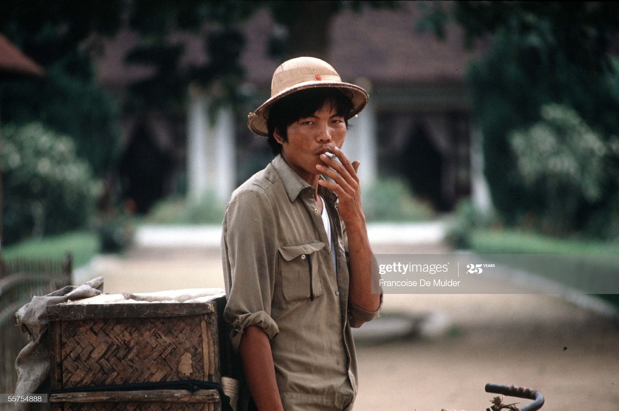 Chan dung day “than thai” cua nguoi Ha Noi nam 1989-Hinh-8