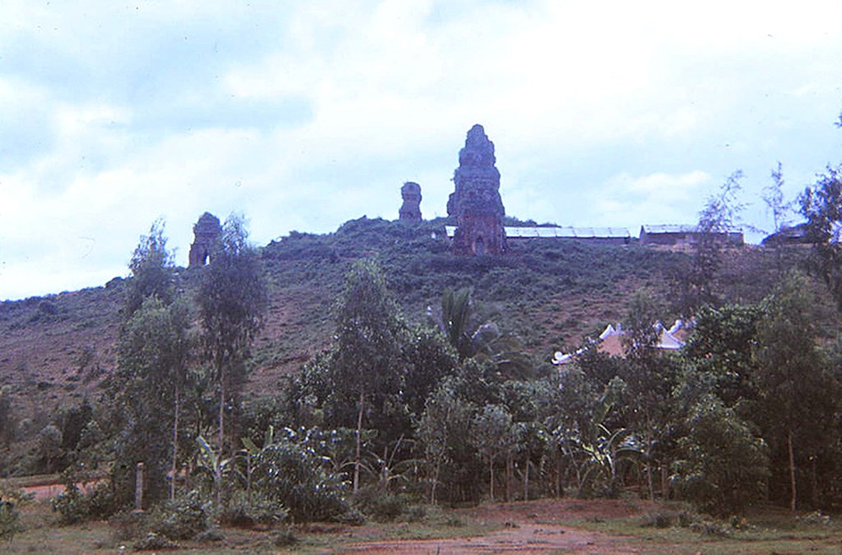 Canh hoang so o thap Cham lon nhat Binh Dinh nhung nam 1960-Hinh-2