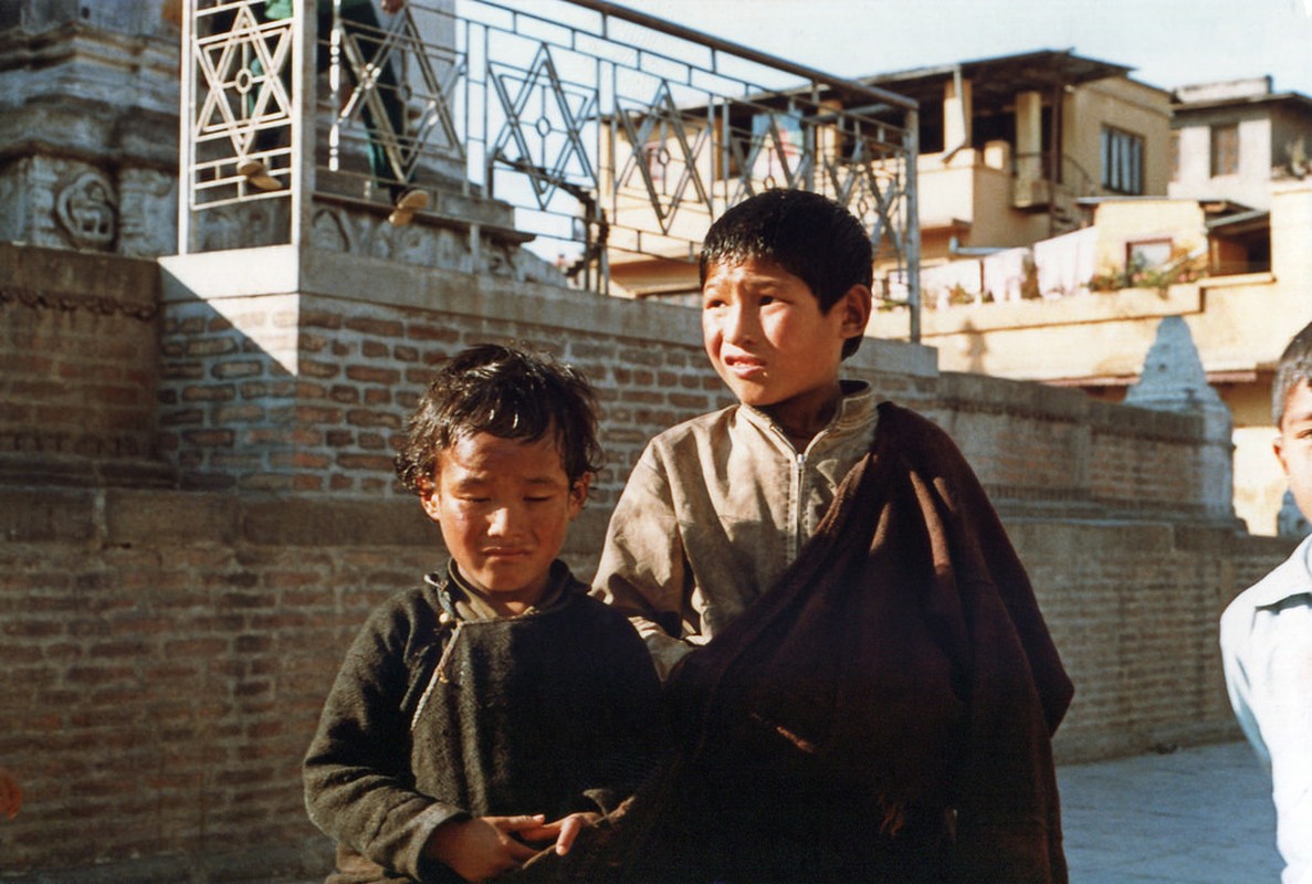 Xu so Nepal dau thap nien 1980 qua ong kinh nguoi phuong Tay-Hinh-10