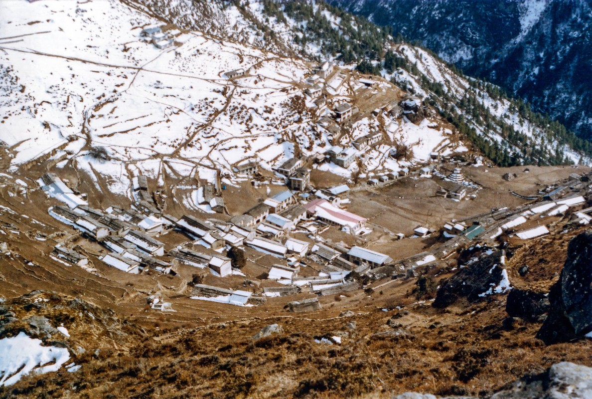 Xu so Nepal dau thap nien 1980 qua ong kinh nguoi phuong Tay-Hinh-4
