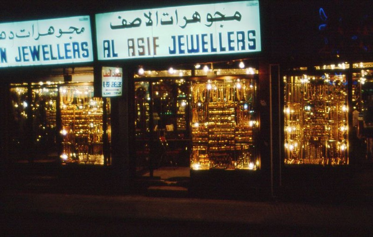 Soi cuoc song trong mo o thanh pho noi tieng nhat UAE thap nien 1980-Hinh-6