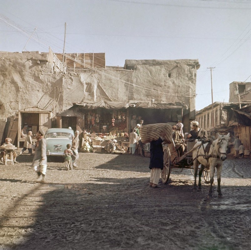 Bat ngo cuoc song binh yen sung tuc o thu do Afghanistan thap nien 1960-Hinh-6