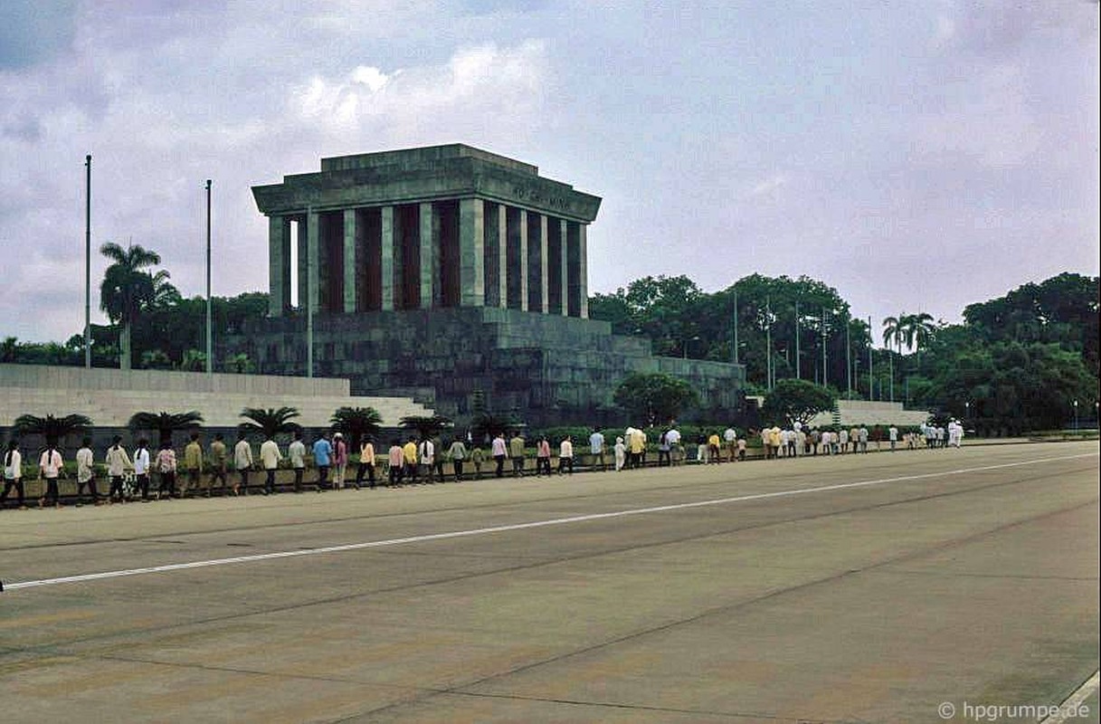 Boi hoi ngam Quang truong Ba Dinh nam 1991 qua anh nguoi Duc-Hinh-2