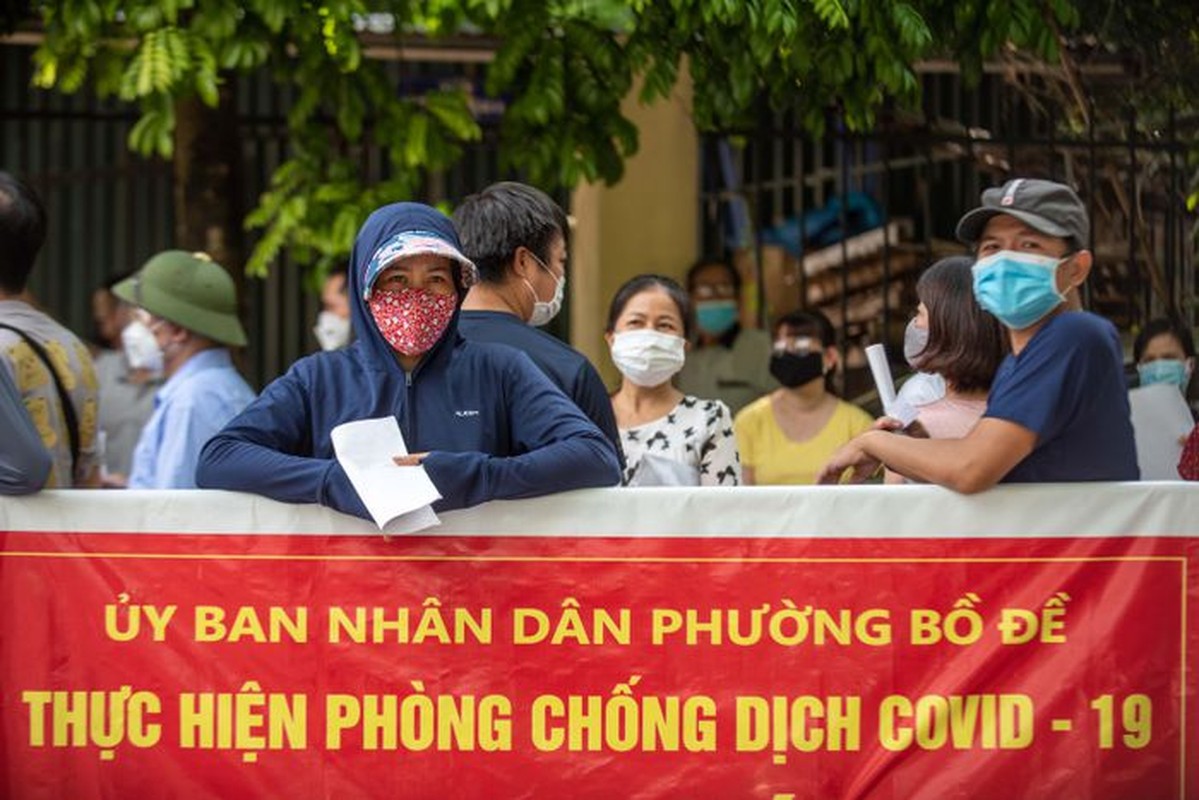 Chen lan tai diem tiem vaccine Covid-19-Hinh-5