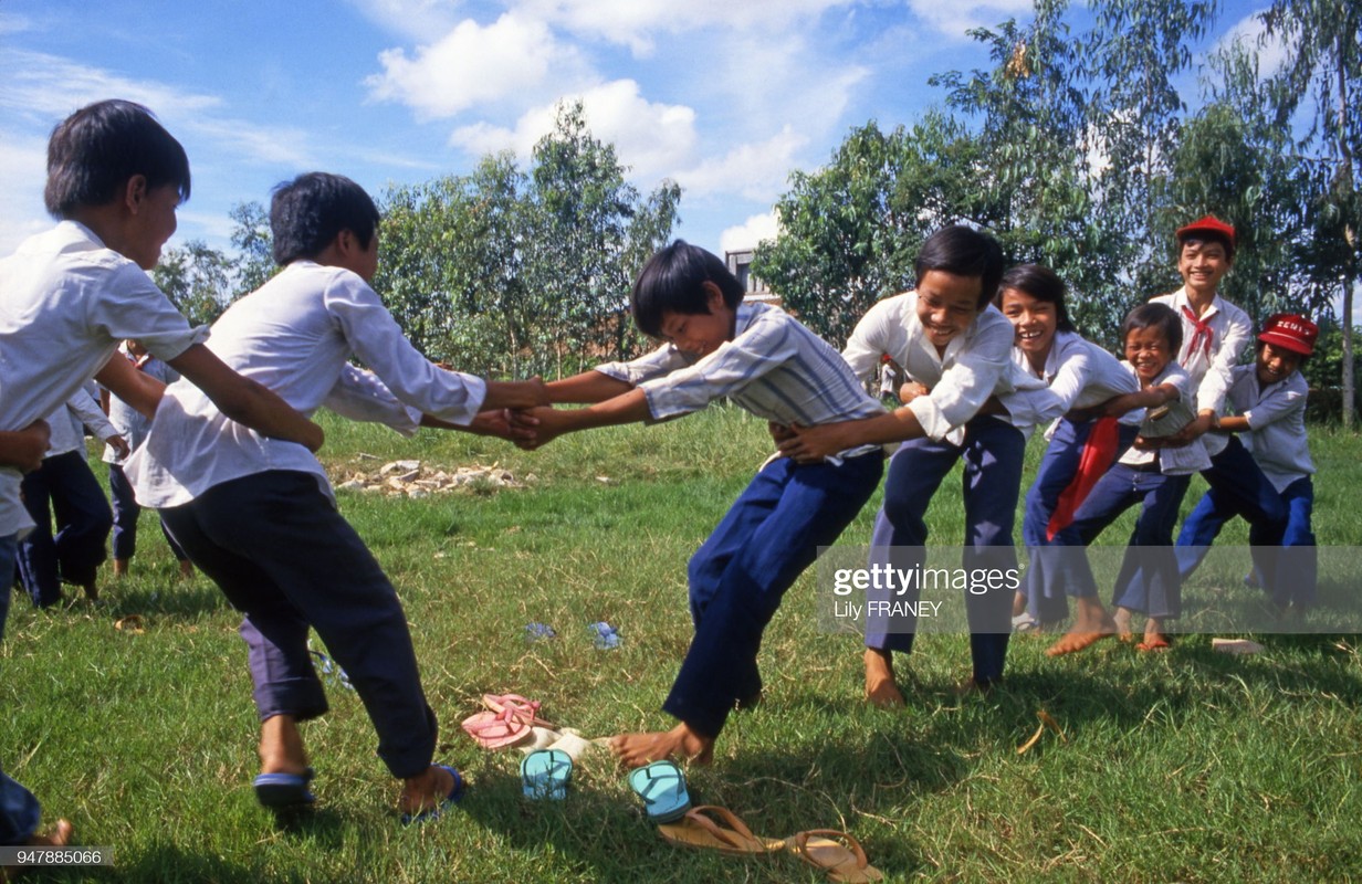 Loat anh ly thu ve hoc sinh tieu hoc Ha Noi nam 1987-Hinh-6