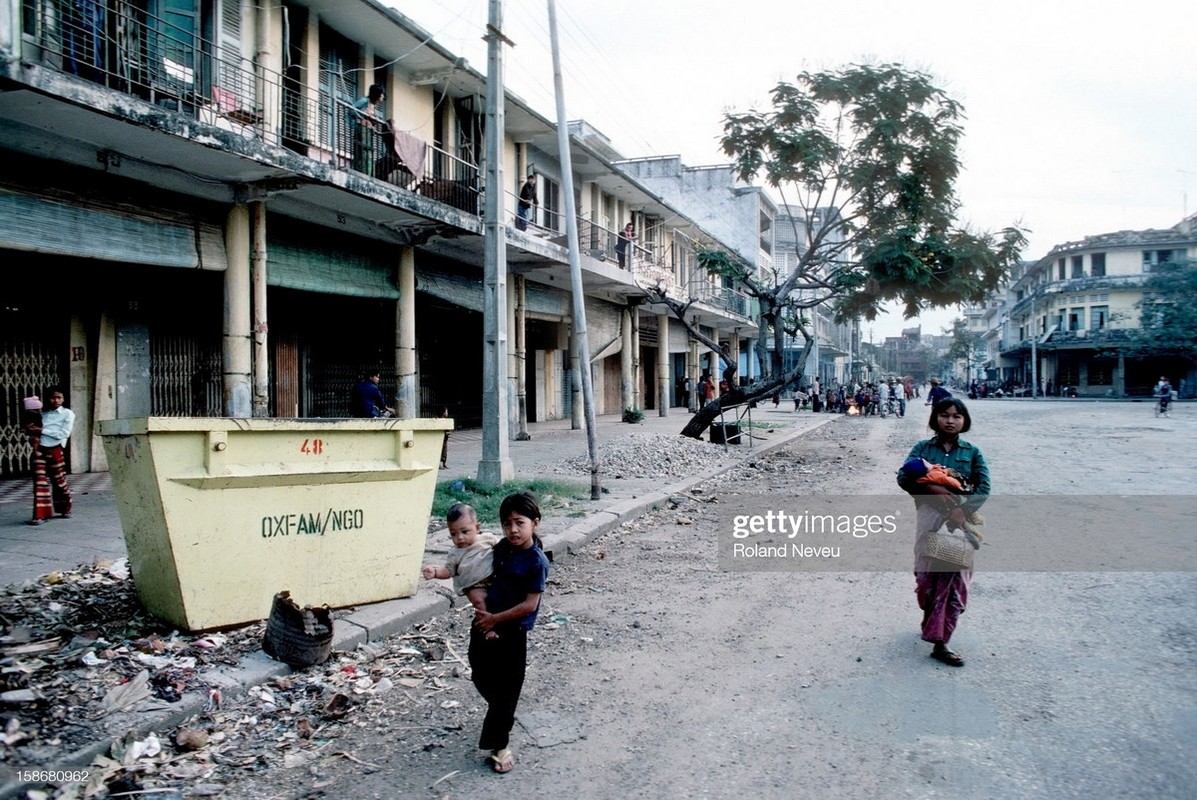 Nhung hinh anh khong the quen ve thu do Campuchia nam 1981-Hinh-6