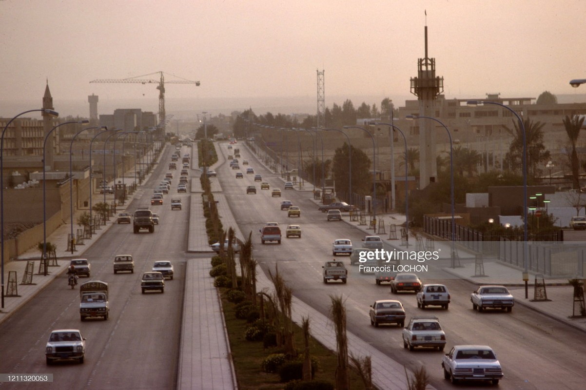 Hinh la ve cuoc song sung suong o A Rap Saudi nam 1980 (1)