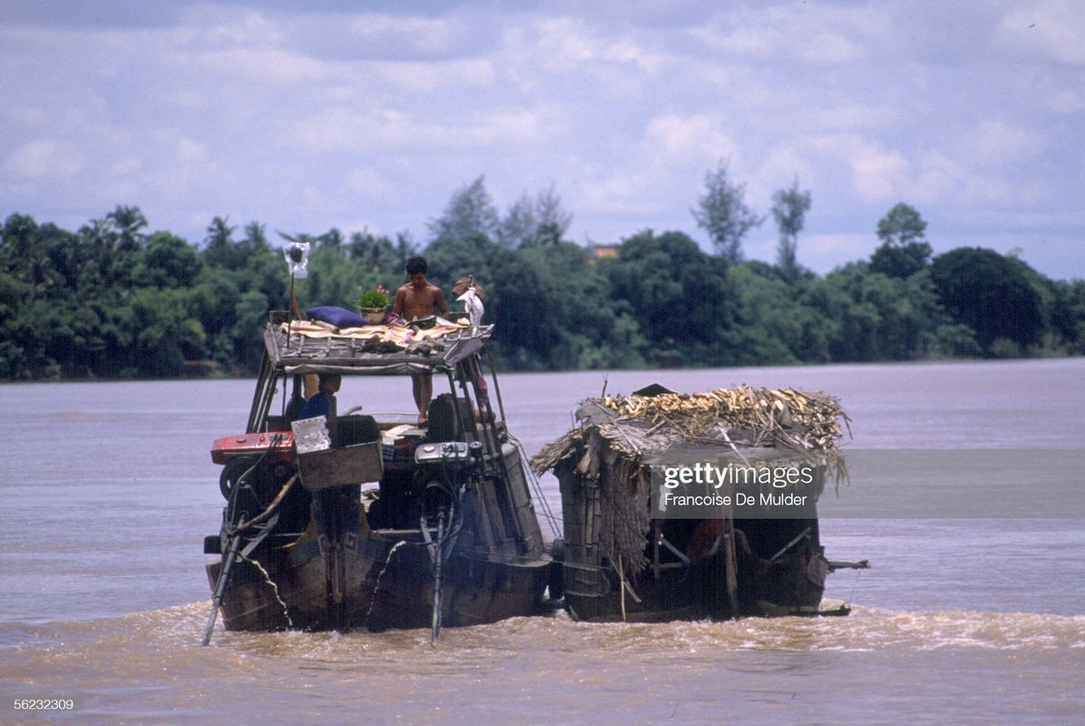 Doi thuong sinh dong o Campuchia nam 1989 qua ong kinh Tay-Hinh-2