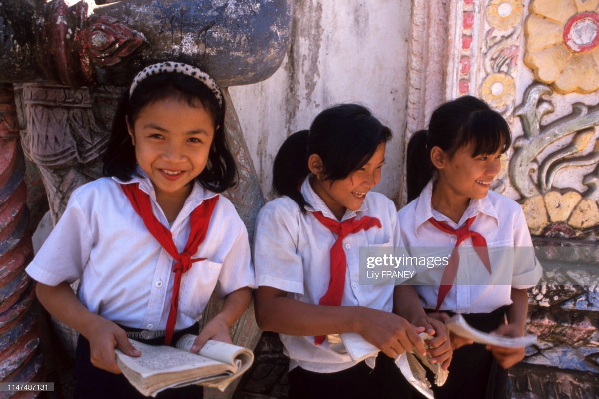 Ngam nhin doi thuong moc mac o Lao nam 1988 (1)-Hinh-2