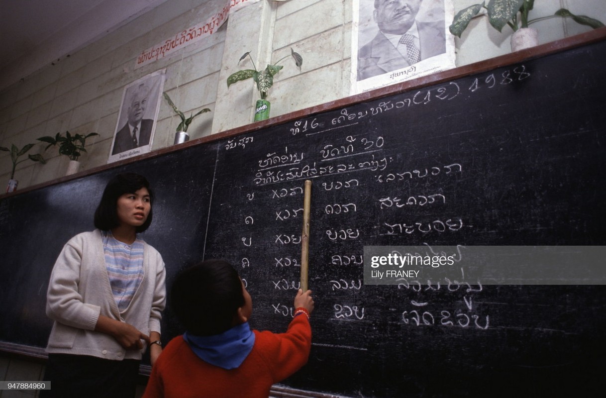 Ngam nhin doi thuong moc mac o Lao nam 1988 (1)-Hinh-3