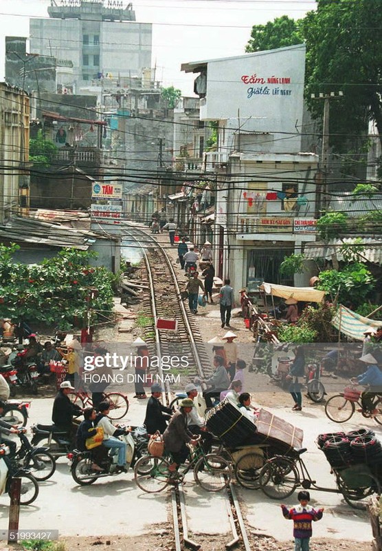 Anh de doi ve cuoc song o Ha Noi nam 1995-Hinh-10