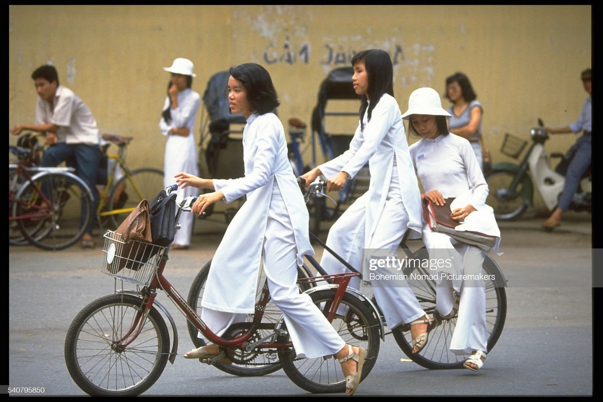 Loat anh de doi ve TP.HCM nam 1991 qua ong kinh Tay-Hinh-2