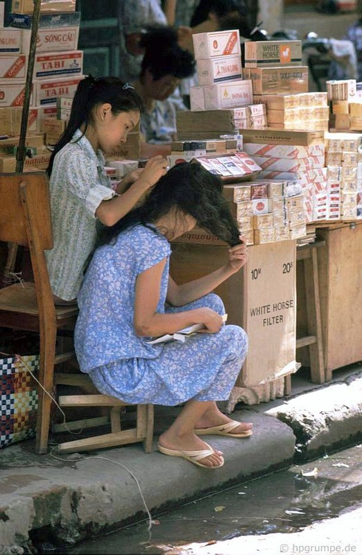 Loat anh cuc sinh dong ve cac cua hang o Ha Noi nam 1991-Hinh-6