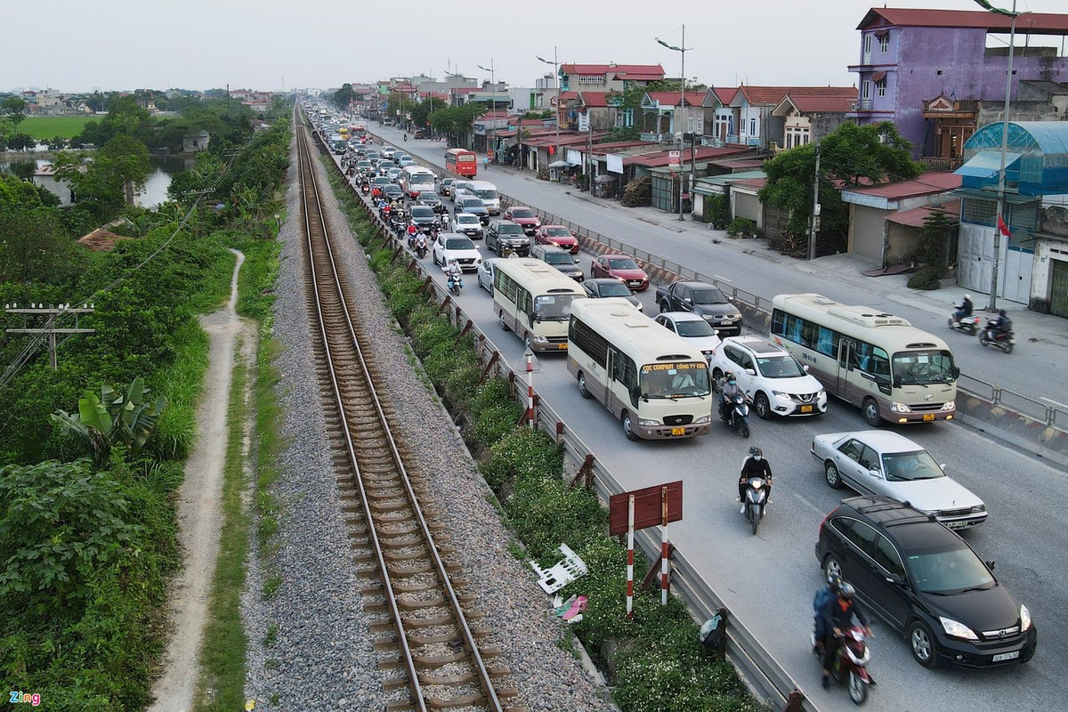 Chua het ky nghi le, duong vao Ha Noi da un tac keo dai