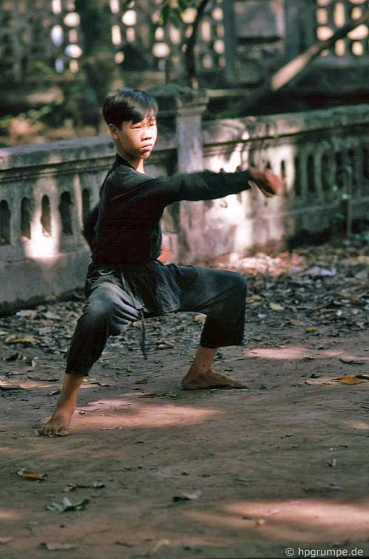 Anh cuc hiem ve den Quan Thanh o Ha Noi nam 1993-Hinh-11