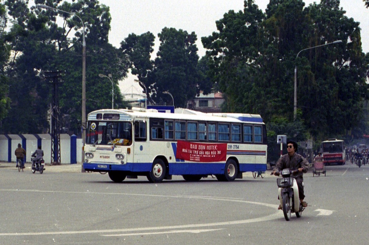 Hinh cuc doc ve xe buyt o Ha Noi nam 1996 (2)-Hinh-5
