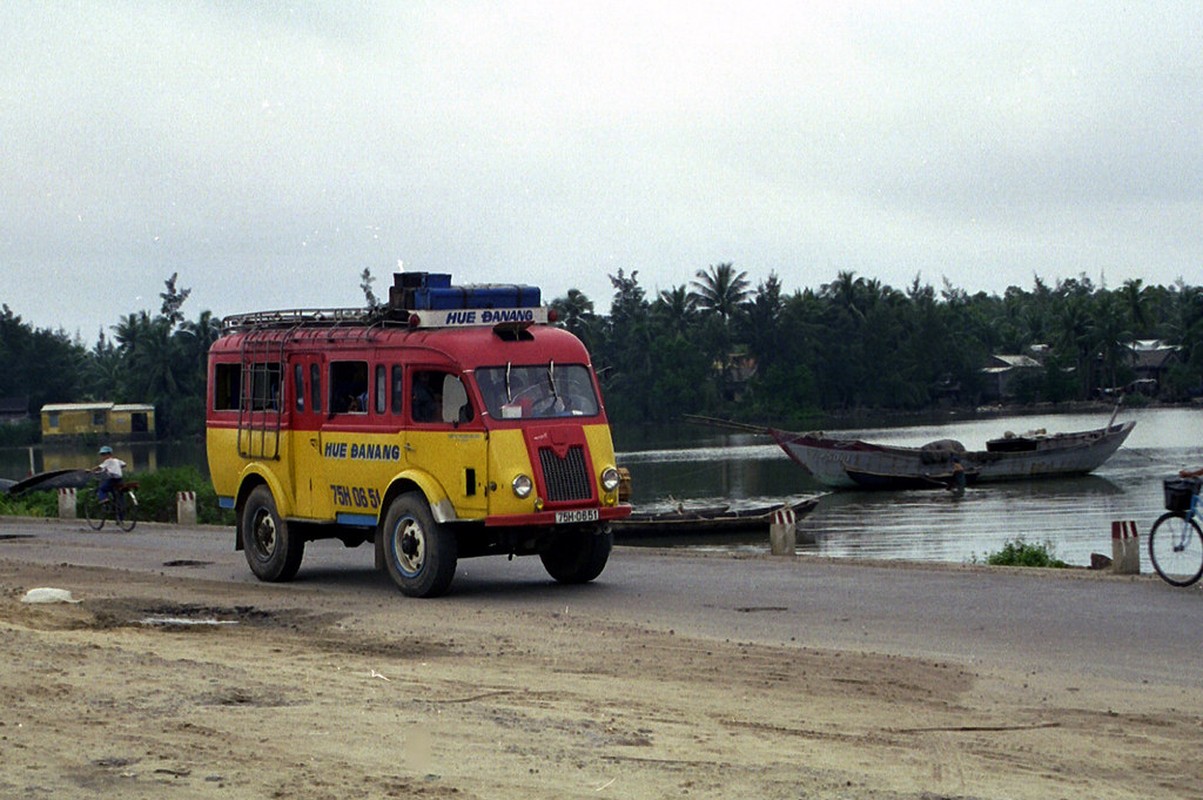 Anh doc: Can canh loai xe buyt la lung o Viet Nam nam 1996-Hinh-2