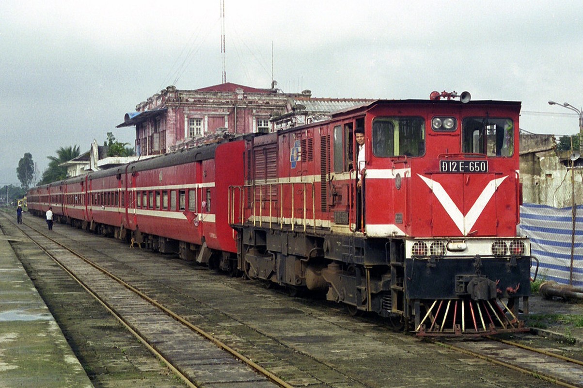 Anh khong dung hang ve dau may tau hoa o Viet Nam nam 1996-Hinh-12