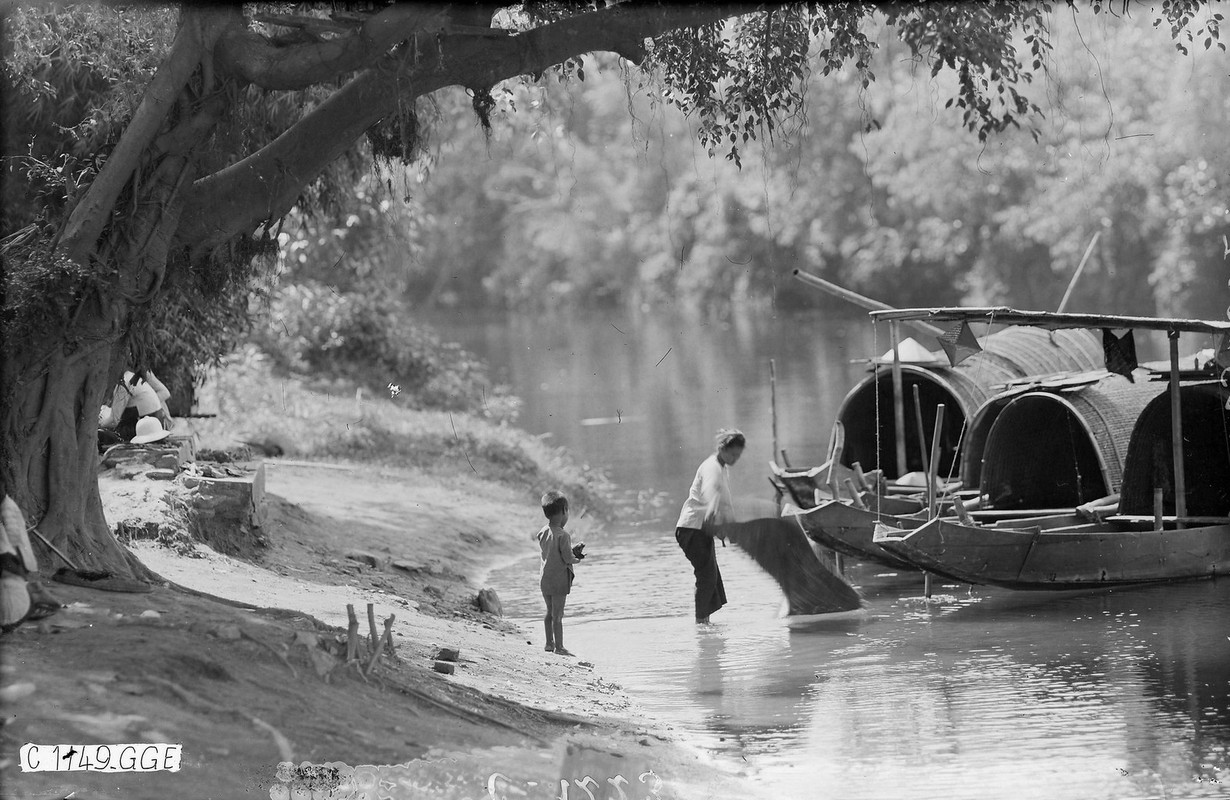 Loat anh hiem tram tuoi ve song An Cuu o Co do Hue xua-Hinh-11