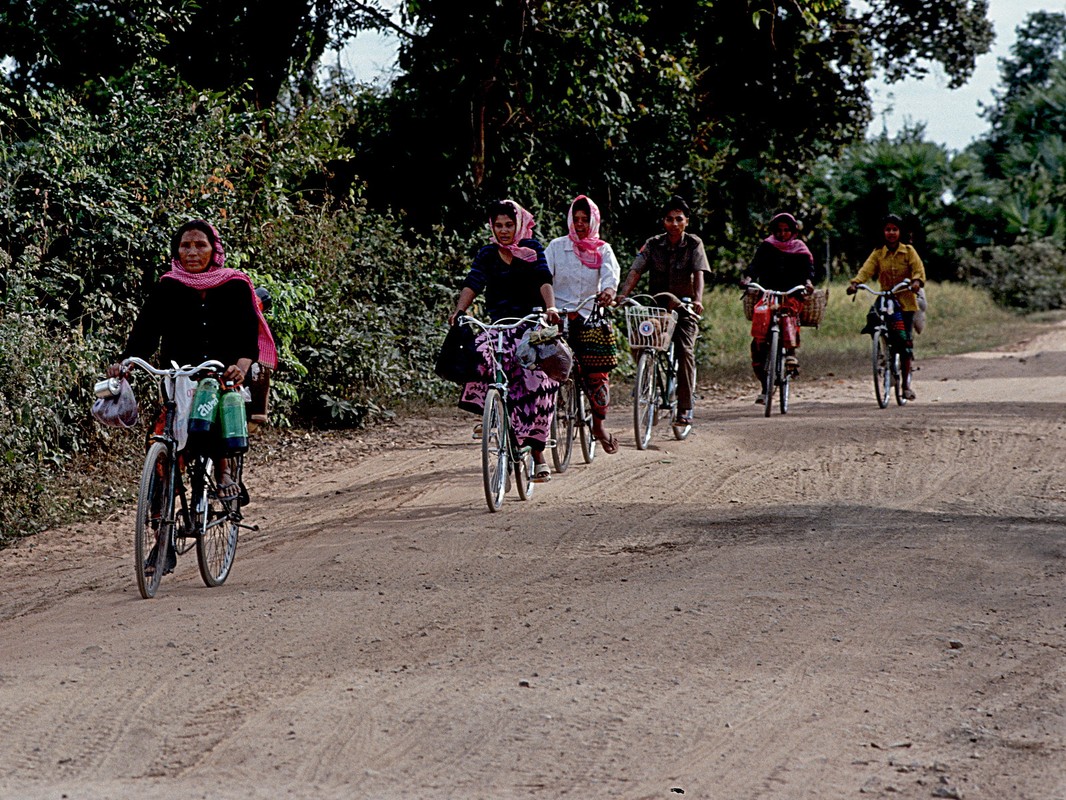 Kham pha vung dat Siem Reap co xua o Campuchia nam 1992-Hinh-2